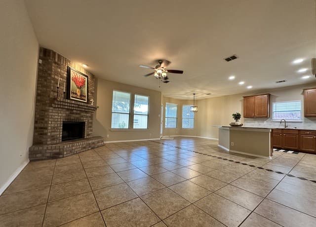 Home for sale at 241 Eagle Flight in Cibolo, TX — photo 5