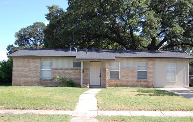 Home for sale at 4918 Bayhead Dr in San Antonio, TX — photo 1
