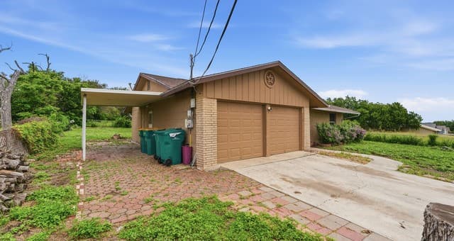 Home for sale at 103 7th St in Converse, TX — photo 3