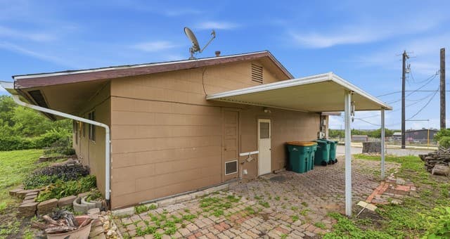 Home for sale at 103 7th St in Converse, TX — photo 4