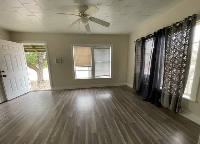 Home for sale at 4235 Mickey Rd in San Antonio, TX — photo 4