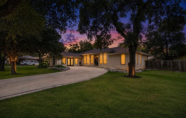 Home for sale at 145 Will Rogers in Schertz, TX — photo 2