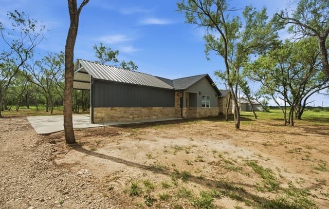 Home for sale at 157 Sylas Hayes Loop in Pleasanton, TX — photo 3