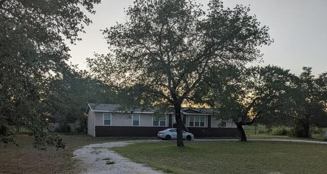Home for sale at 550 Avery Cir in Poteet, TX — photo 2