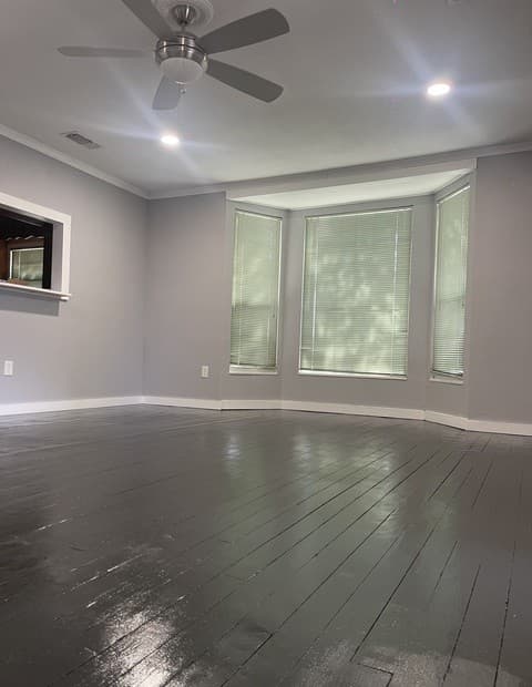 3-bedroom rental at 565 Division in San Antonio, TX — photo 3