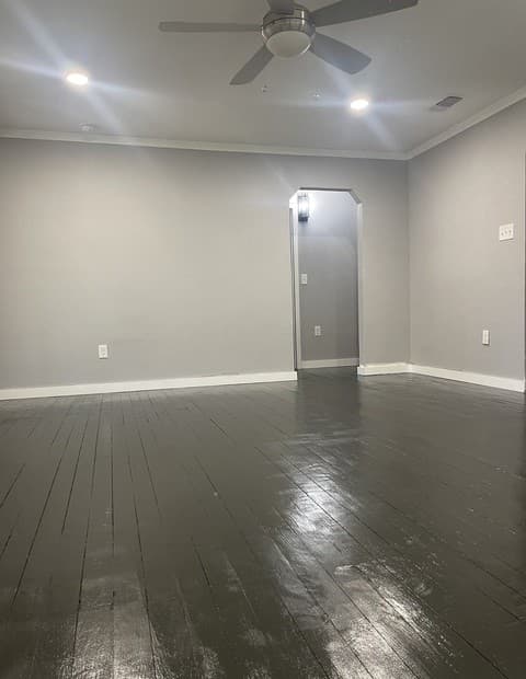 3-bedroom rental at 565 Division in San Antonio, TX — photo 4