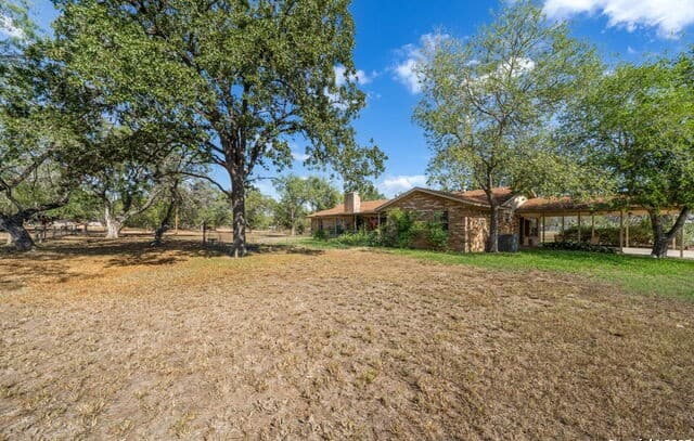 Home for sale at 82 Pulliam Dr in Pleasanton, TX — photo 2