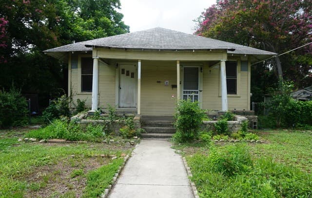Home for sale at 104 New York Pl in San Antonio, TX — photo 1