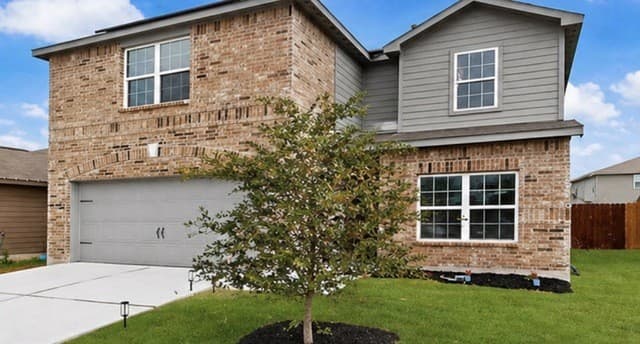 5-bedroom rental at 15022 Harbor Lndg in Von Ormy, TX — photo 3