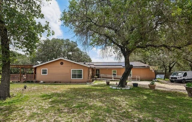 Home for sale at 1281 County Road 6723 in Natalia, TX — photo 2