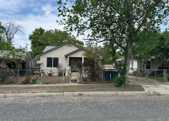 Home for sale at 327 Hermitage in San Antonio, TX — photo 1