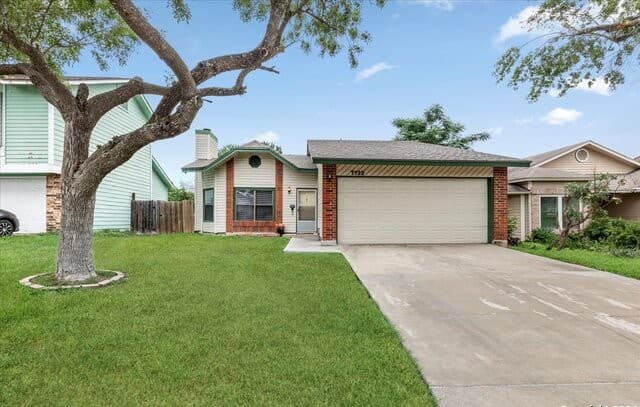 Home for sale at 7122 Sunlit Trail Dr in San Antonio, TX — photo 1