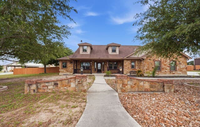 Home for sale at 117 Vintage Run in La Vernia, TX — photo 1
