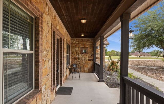 Home for sale at 117 Vintage Run in La Vernia, TX — photo 4