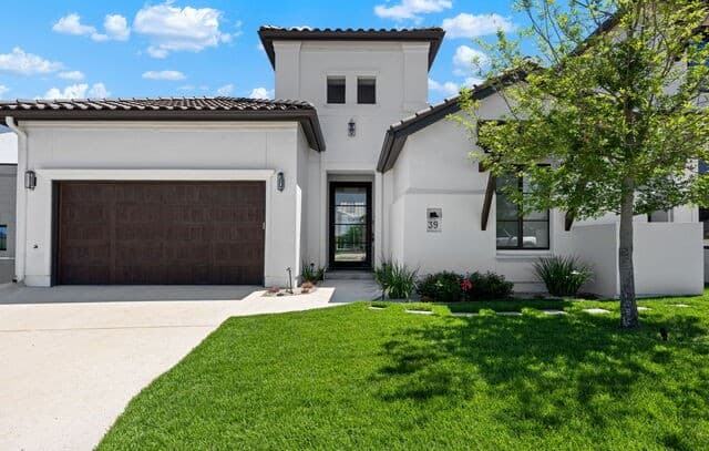 3-bedroom home for sale at 39 Dominion Heights in San Antonio TX