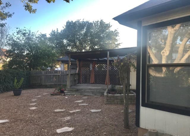3-bedroom rental at 8050 Swindow Cir in Converse, TX — photo 4