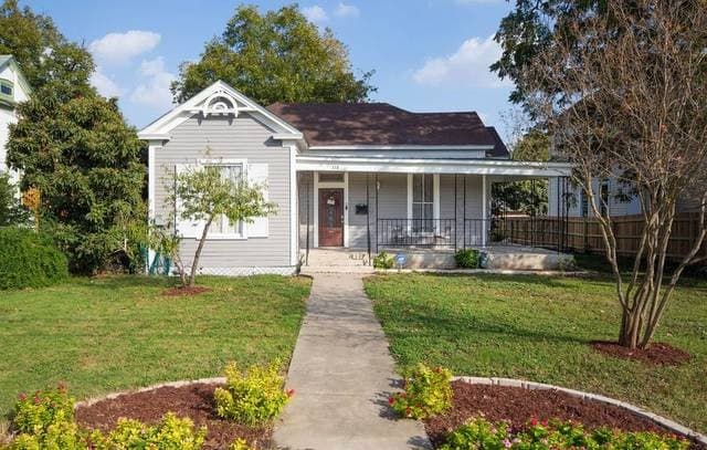 2-bedroom rental at 718 N Pine St in San Antonio TX
