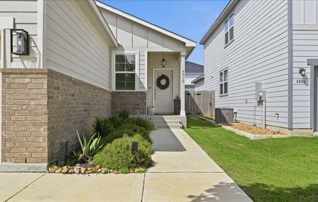 Home for sale at 4010 Fallow Xing in St Hedwig, TX — photo 1