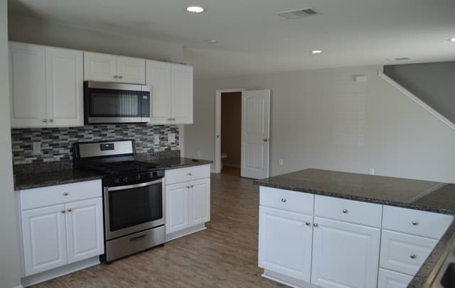 Home for sale at 10539 Legacy Cv in San Antonio, TX — photo 4