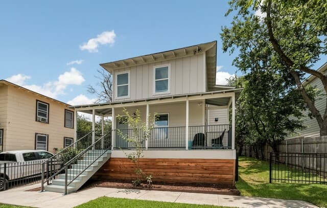 2-bedroom rental at 262 Claremont Ave Unit 1 in San Antonio TX