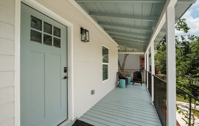 2-bedroom rental at 262 Claremont Ave Unit 1 in San Antonio, TX — photo 2