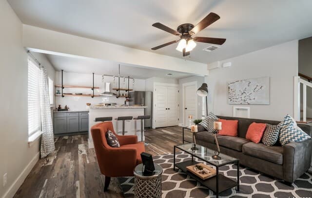 2-bedroom rental at 262 Claremont Ave Unit 1 in San Antonio, TX — photo 3