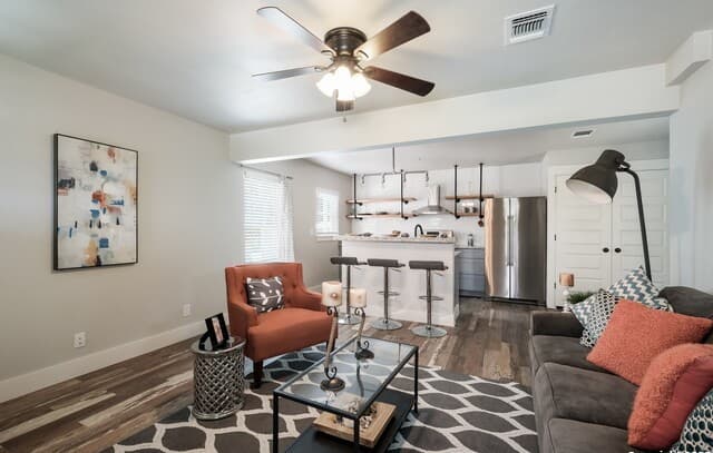 2-bedroom rental at 262 Claremont Ave Unit 1 in San Antonio, TX — photo 5