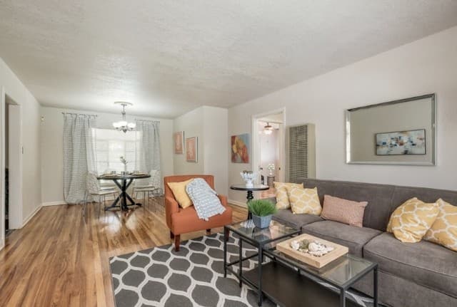 3-bedroom rental at 319 Mink in San Antonio, TX — photo 3