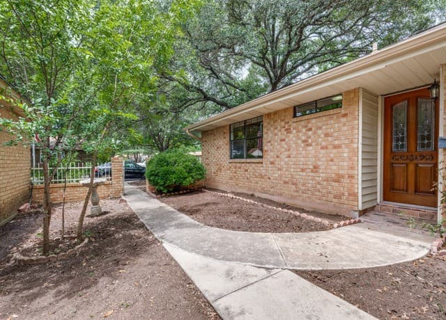 Home for sale at 812 Robert Derrick Dr in Schertz, TX — photo 3