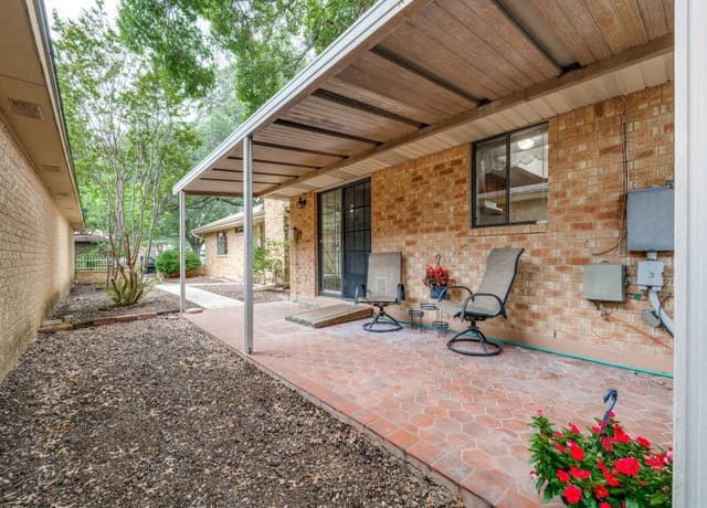 Home for sale at 812 Robert Derrick Dr in Schertz, TX — photo 4