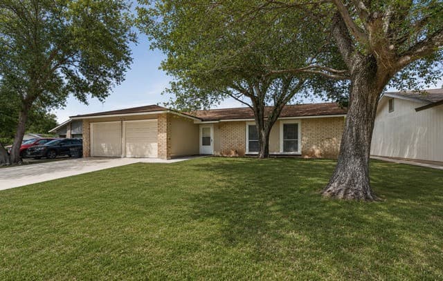 Home for sale at 5726 Timber Bnd in San Antonio, TX — photo 2