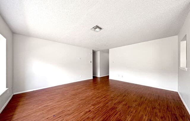 Home for sale at 5726 Timber Bnd in San Antonio, TX — photo 4