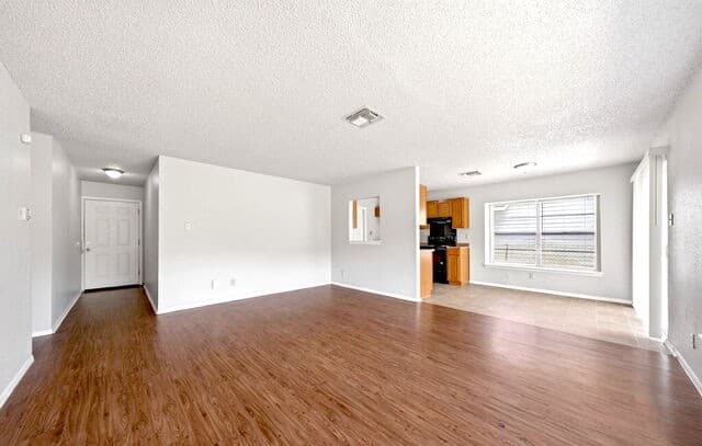 Home for sale at 5726 Timber Bnd in San Antonio, TX — photo 5
