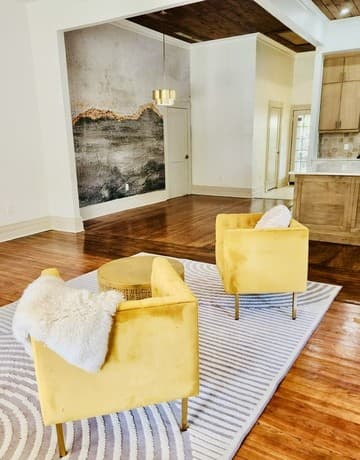 Home for sale at 824 N Pine St in San Antonio, TX — photo 2