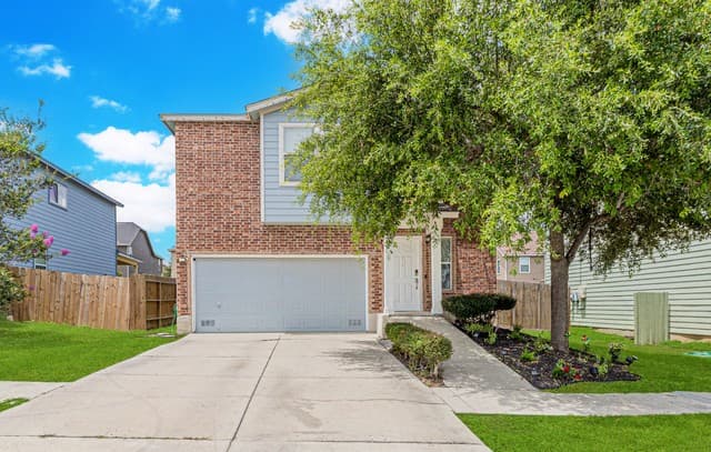 Home for sale at 7419 Monets Gdn in San Antonio, TX — photo 2