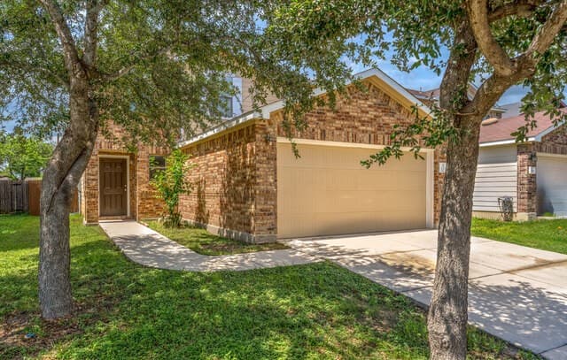 Home for sale at 323 Pleasanton in San Antonio, TX — photo 3