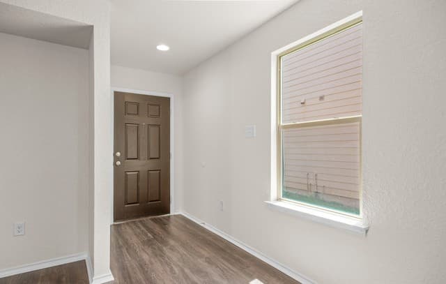 Home for sale at 323 Pleasanton in San Antonio, TX — photo 5