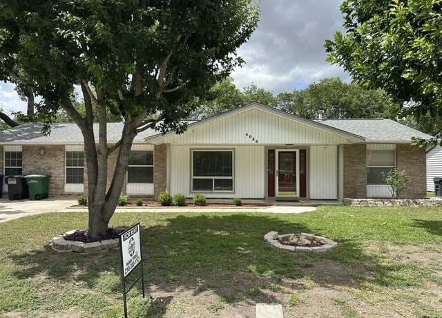 4-bedroom rental at 4035 Barrington in San Antonio, TX — photo 2