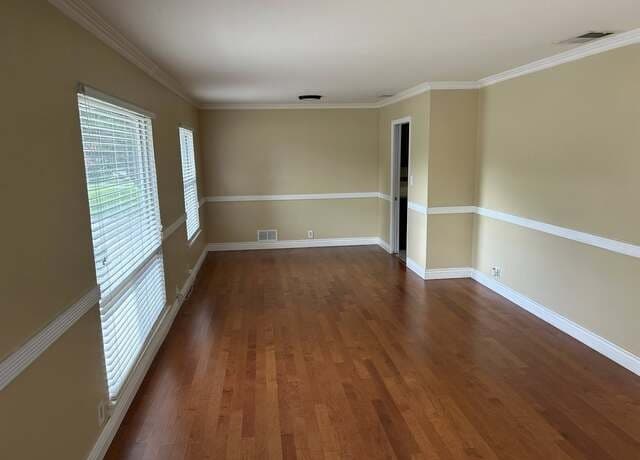 4-bedroom rental at 4035 Barrington in San Antonio, TX — photo 4