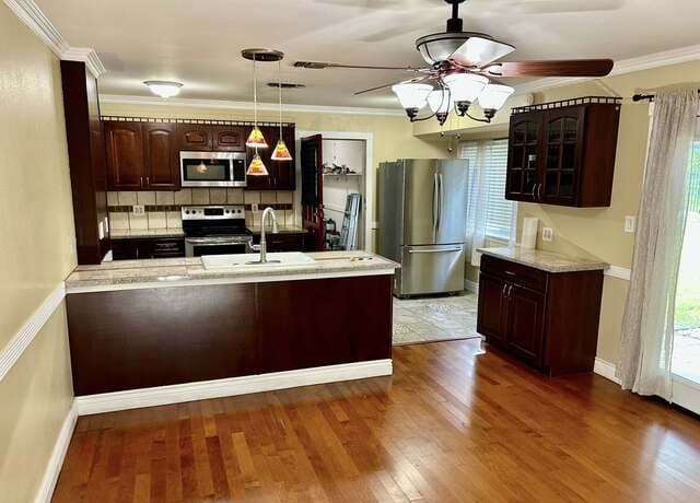 4-bedroom rental at 4035 Barrington in San Antonio, TX — photo 5