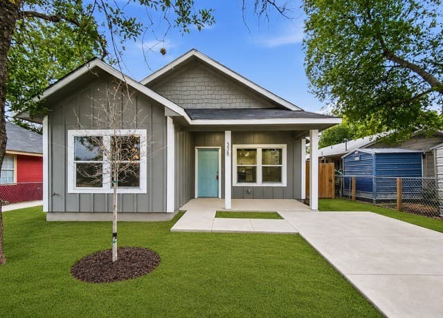Home for sale at 338 SW 42nd in San Antonio, TX — photo 1