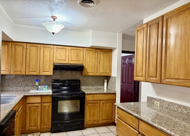 Home for sale at 4523 Waikiki Dr in San Antonio, TX — photo 2