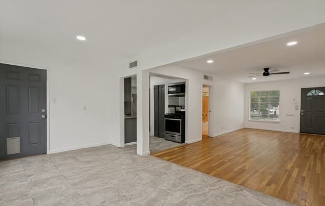 Home for sale at 707 Sumner Dr in San Antonio, TX — photo 3