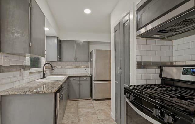 Home for sale at 707 Sumner Dr in San Antonio, TX — photo 4