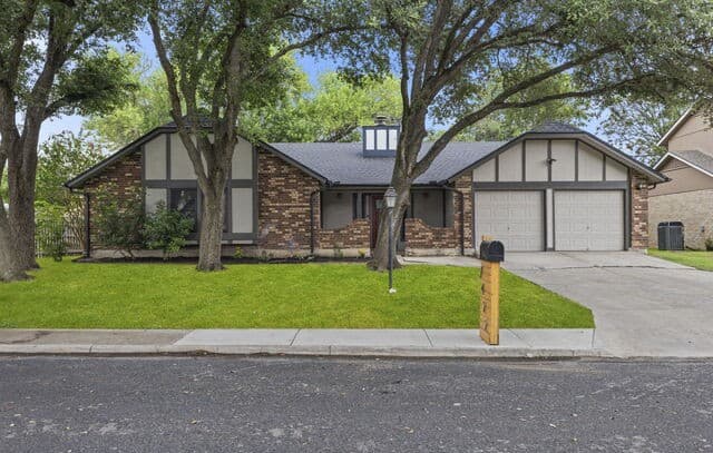 Home for sale at 7422 Preston Trl in San Antonio, TX — photo 2