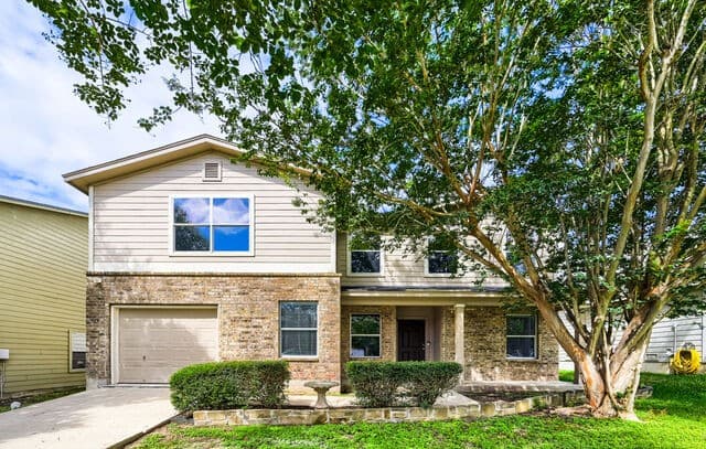 Home for sale at 117 Gatewood Clf in Cibolo, TX — photo 2