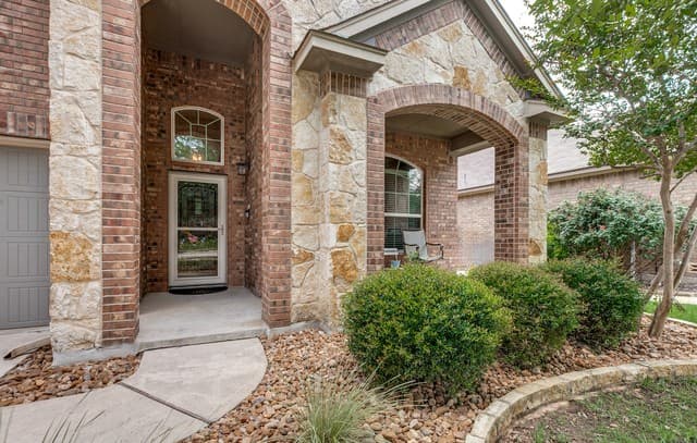 Home for sale at 416 Trotti Cv in Cibolo, TX — photo 3