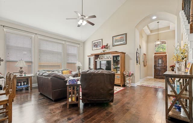 Home for sale at 416 Trotti Cv in Cibolo, TX — photo 5
