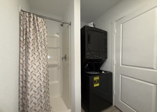 2-bedroom rental at 5015 Daisy Blossom in Converse, TX — photo 3