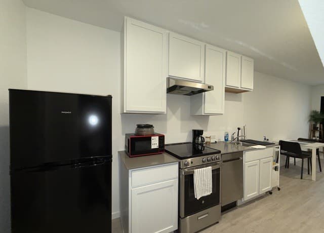 2-bedroom rental at 5015 Daisy Blossom in Converse, TX — photo 5